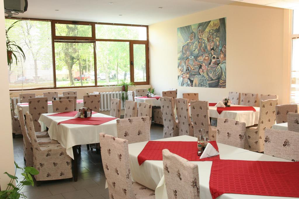 Interrum Hotel Razgrad Eksteriør billede