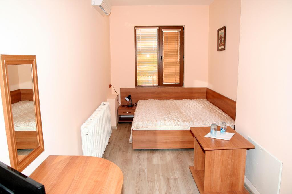 Interrum Hotel Razgrad Værelse billede
