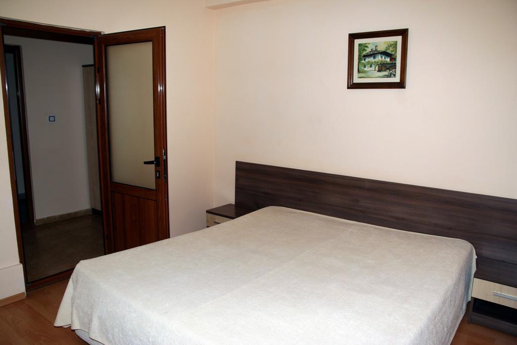Interrum Hotel Razgrad Værelse billede