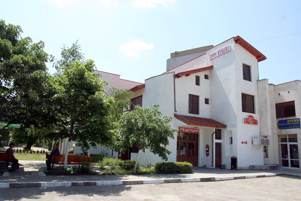 Interrum Hotel Razgrad Eksteriør billede
