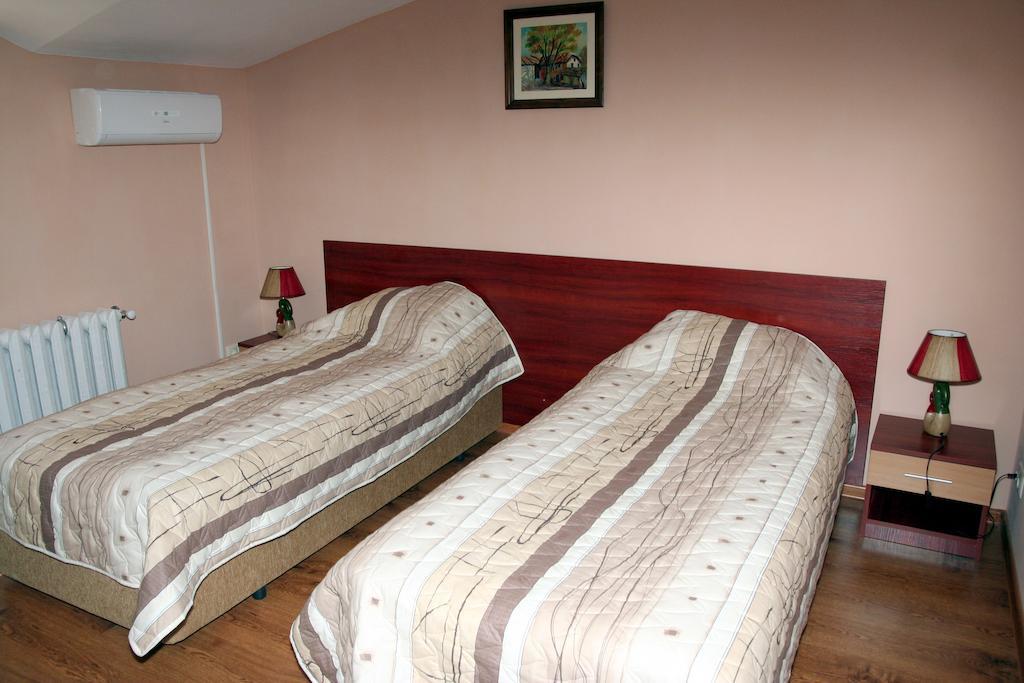 Interrum Hotel Razgrad Eksteriør billede