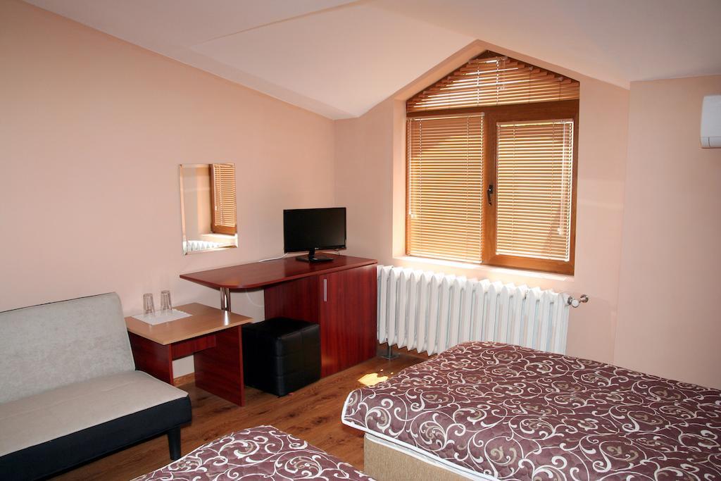 Interrum Hotel Razgrad Værelse billede